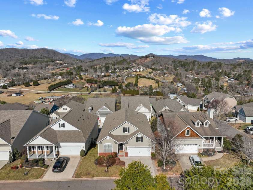 16 Regent Heights Road, Leicester, NC 28748.  MLS# CAR4349729, YatesRealty ID 7984. 