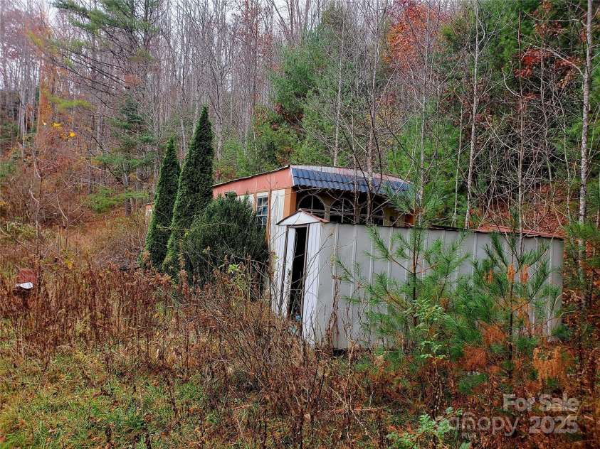 2701 Gouges Creek Road, Spruce Pine, NC 28777.  MLS# CAR4198826, YatesRealty ID 7985. 