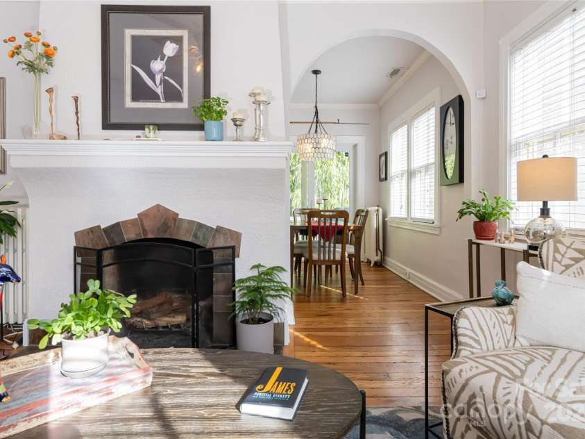 8 Waverly Road, Asheville, NC 28803.  MLS# CAR4207232, YatesRealty ID 7986. 