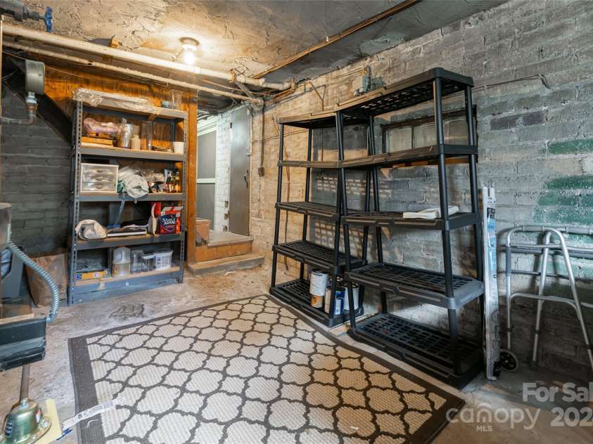8 Waverly Road, Asheville, NC 28803.  MLS# CAR4207232, YatesRealty ID 7986. 