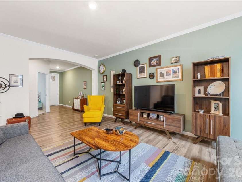 7018 Heron Rookery Way, Charlotte, NC 28214.  MLS# CAR4328922, YatesRealty ID 7988. 