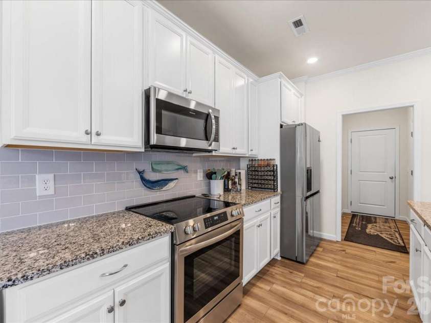 7018 Heron Rookery Way, Charlotte, NC 28214.  MLS# CAR4328922, YatesRealty ID 7988. 