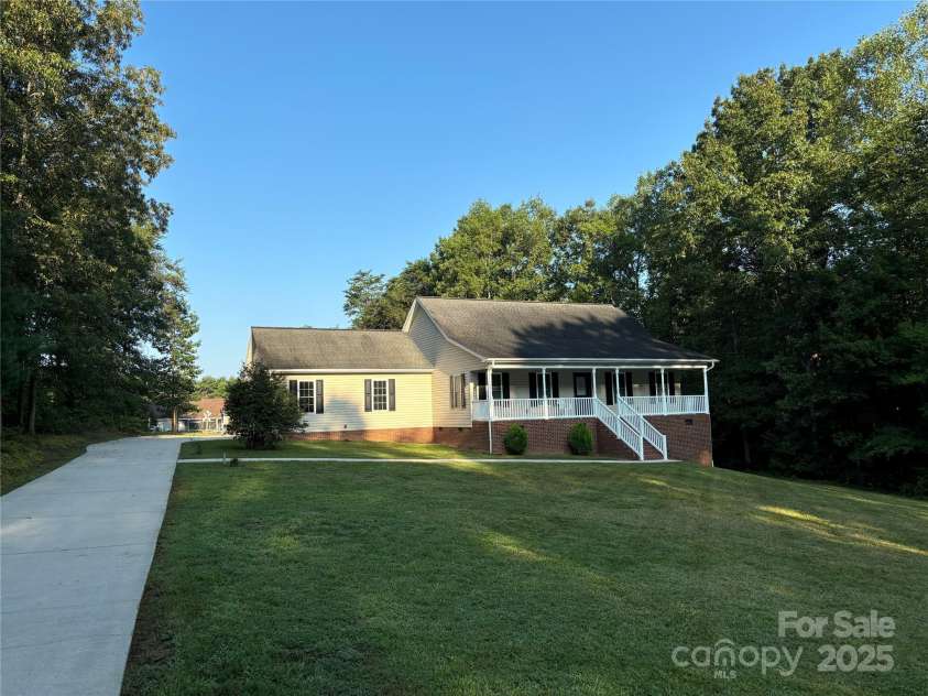 475 Cornerstone Drive, Taylorsville, NC 28681.  MLS# CAR4218950, YatesRealty ID 799. 
