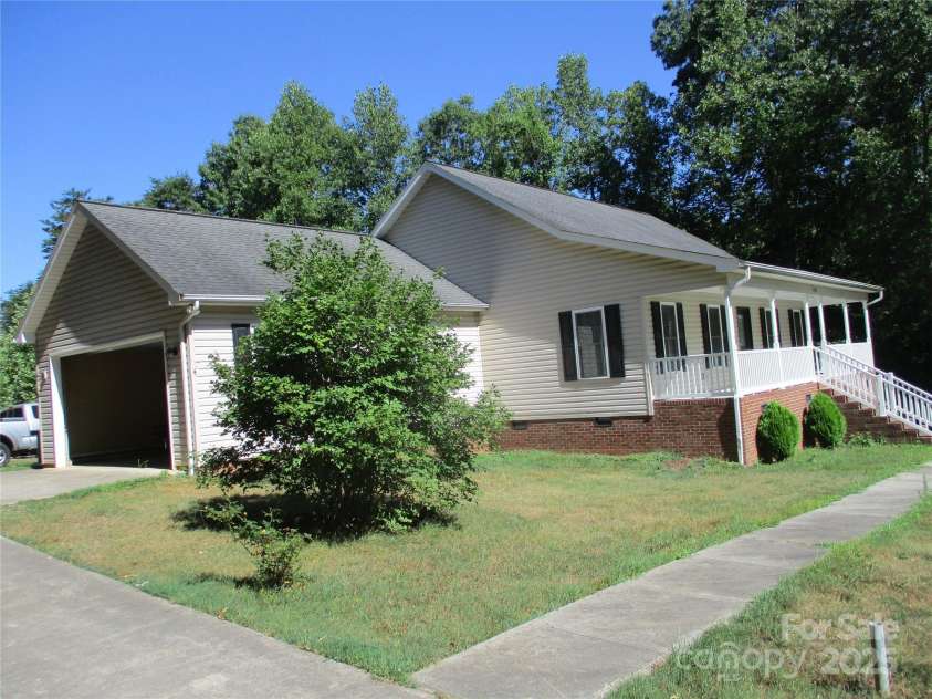 475 Cornerstone Drive, Taylorsville, NC 28681.  MLS# CAR4218950, YatesRealty ID 799. 