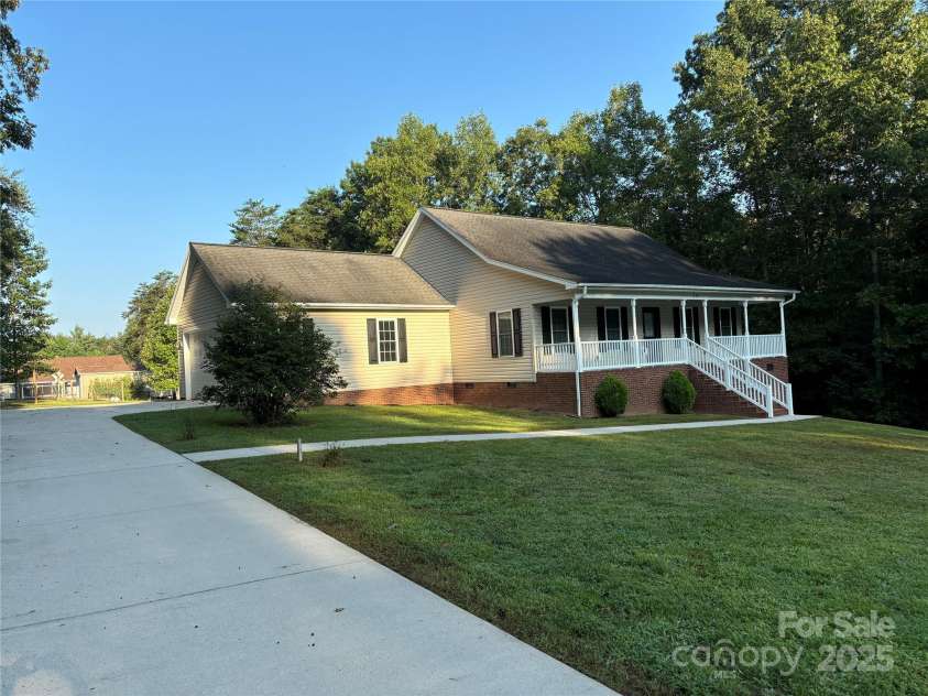 475 Cornerstone Drive, Taylorsville, NC 28681.  MLS# CAR4218950, YatesRealty ID 799. 