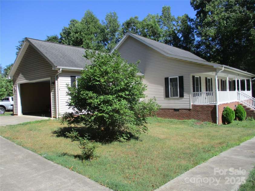 475 Cornerstone Drive, Taylorsville, NC 28681.  MLS# CAR4218950, YatesRealty ID 799. 