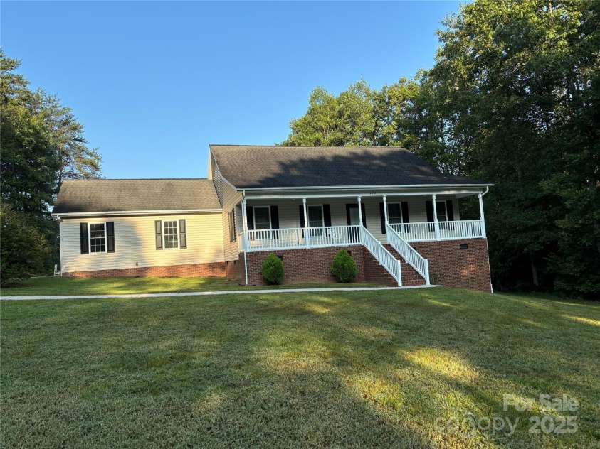 475 Cornerstone Drive, Taylorsville, NC 28681.  MLS# CAR4218950, YatesRealty ID 799. 