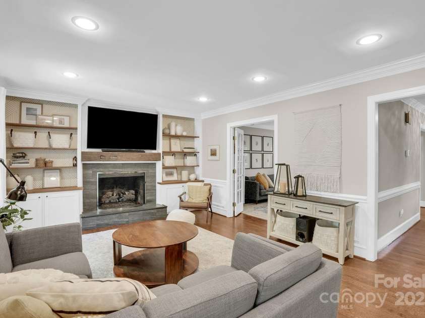 9809 Hanover Hollow Drive, Charlotte, NC 28210.  MLS# CAR4248914, YatesRealty ID 7990. 