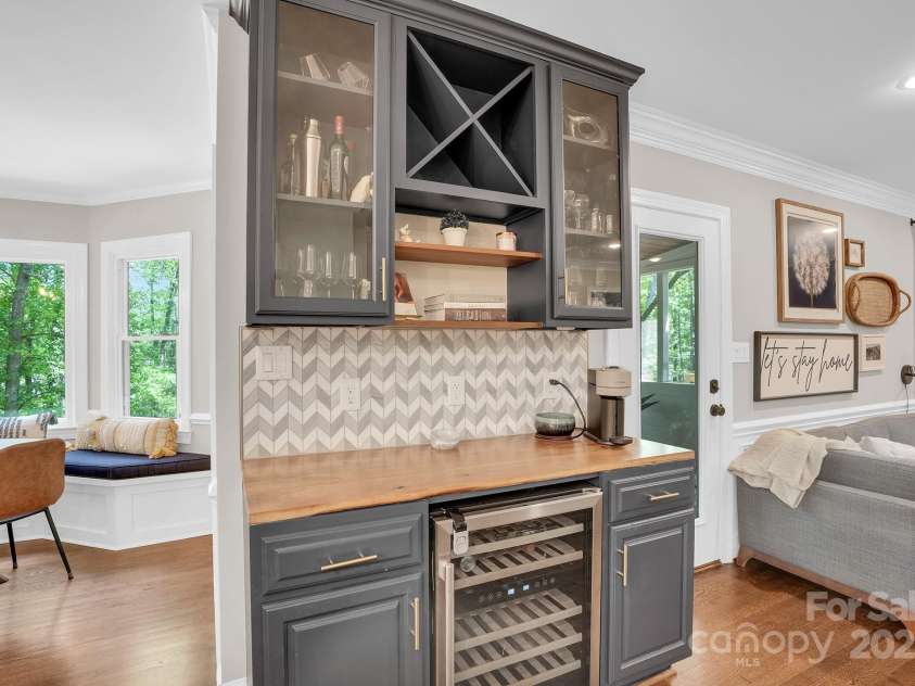 9809 Hanover Hollow Drive, Charlotte, NC 28210.  MLS# CAR4248914, YatesRealty ID 7990. 