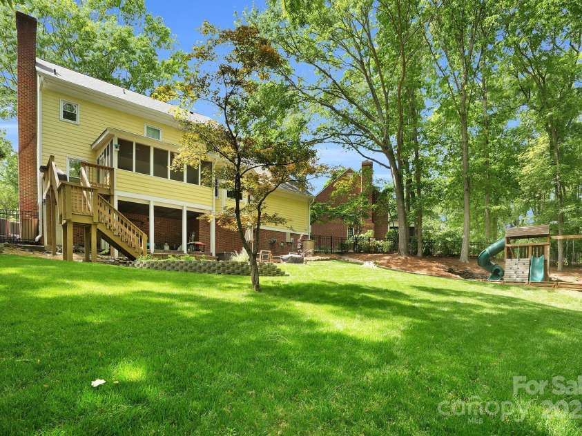 9809 Hanover Hollow Drive, Charlotte, NC 28210.  MLS# CAR4248914, YatesRealty ID 7990. 