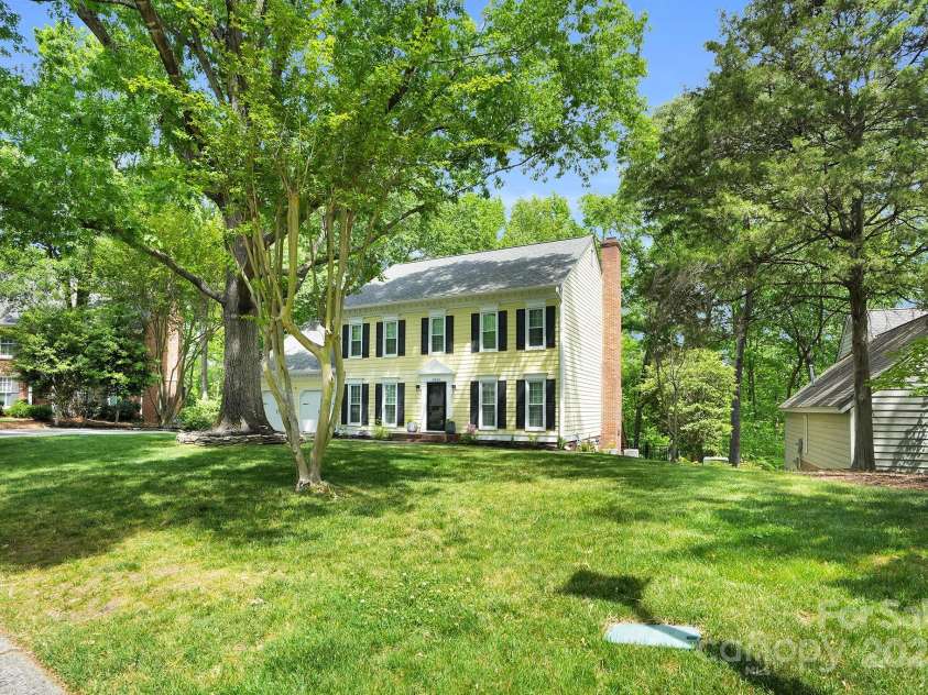 9809 Hanover Hollow Drive, Charlotte, NC 28210.  MLS# CAR4248914, YatesRealty ID 7990. 