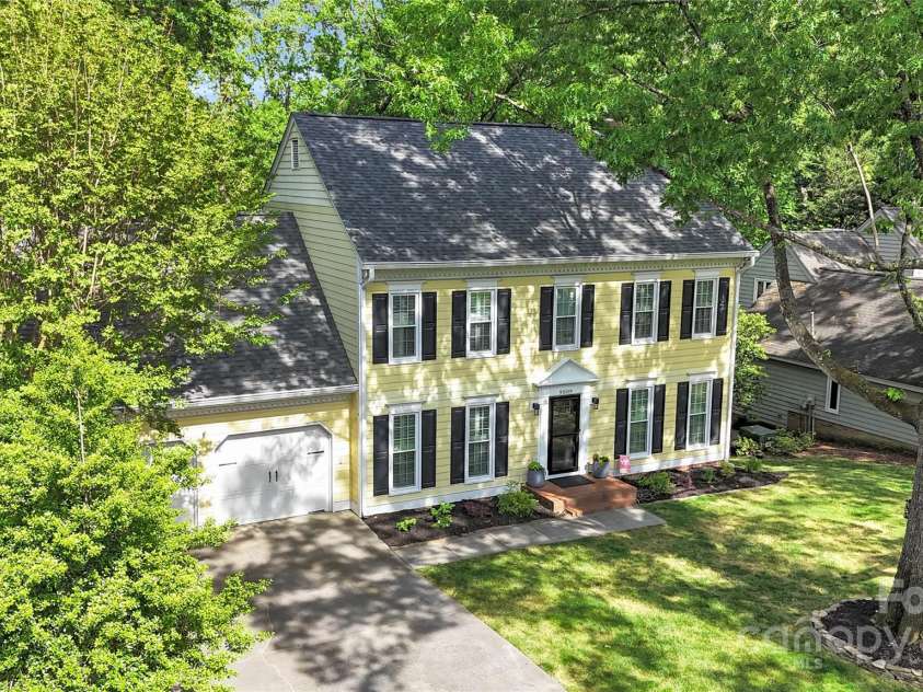 9809 Hanover Hollow Drive, Charlotte, NC 28210.  MLS# CAR4248914, YatesRealty ID 7990. 
