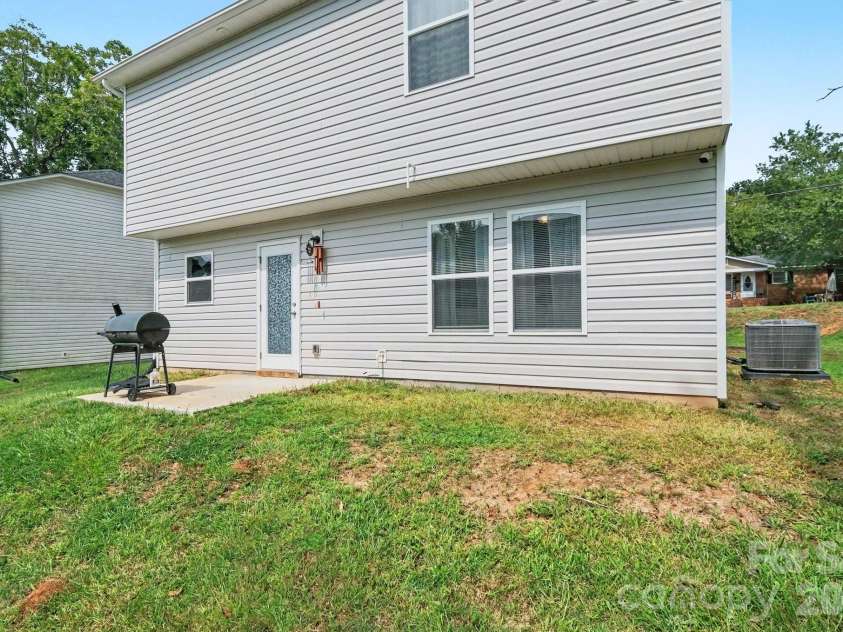 117 Barron Boulevard, Lancaster, SC 29720.  MLS# CAR4420621, YatesRealty ID 7991. 