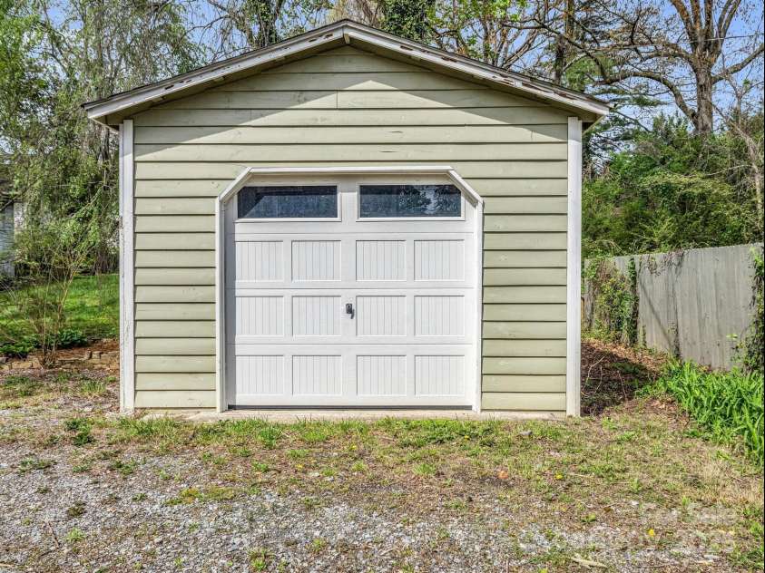 311 Buncombe Street, Hendersonville, NC 28739.  MLS# CAR4176141, YatesRealty ID 7991. Detached garage