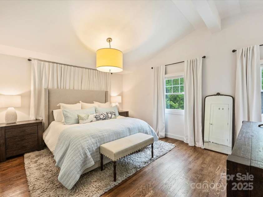 1733 Piccadilly Drive, Charlotte, NC 28211.  MLS# CAR4249185, YatesRealty ID 7992. 