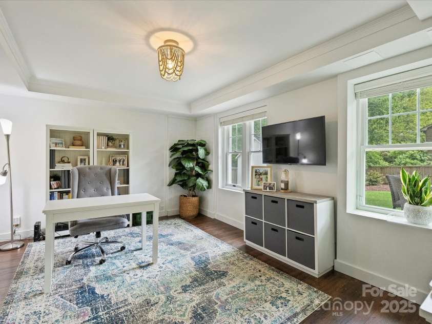 1733 Piccadilly Drive, Charlotte, NC 28211.  MLS# CAR4249185, YatesRealty ID 7992. 