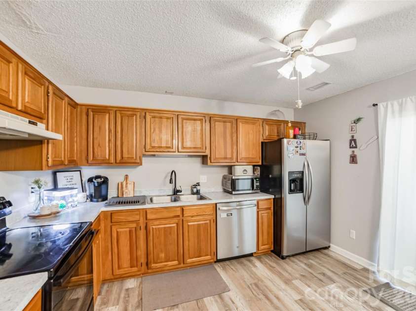 1491 20th Avenue, Hickory, NC 28601.  MLS# CAR4345336, YatesRealty ID 7993. 