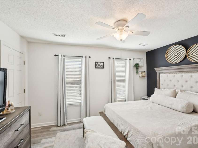 1491 20th Avenue, Hickory, NC 28601.  MLS# CAR4345336, YatesRealty ID 7993. 