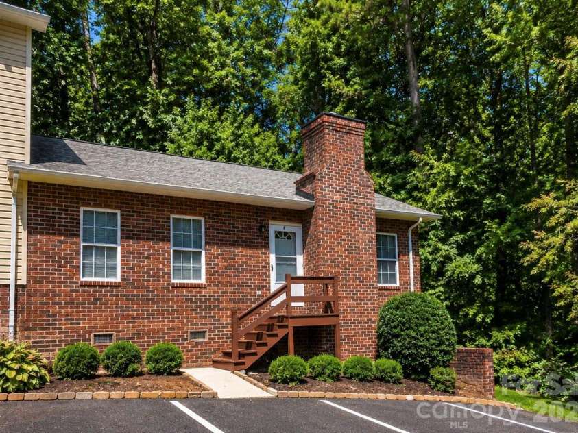 1491 20th Avenue, Hickory, NC 28601.  MLS# CAR4415818, YatesRealty ID 7993. 