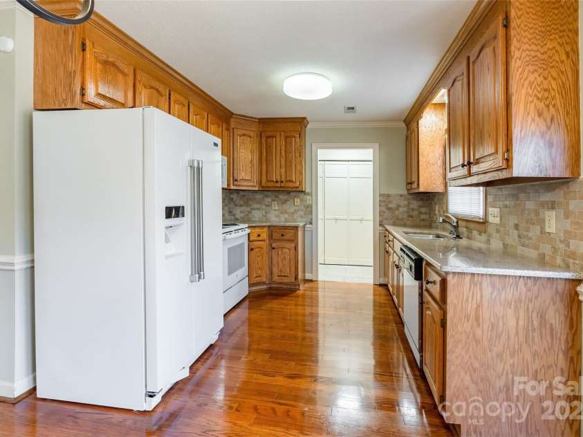 1910 Connemara Court, Gastonia, NC 28054.  MLS# CAR4224874, YatesRealty ID 7994. 