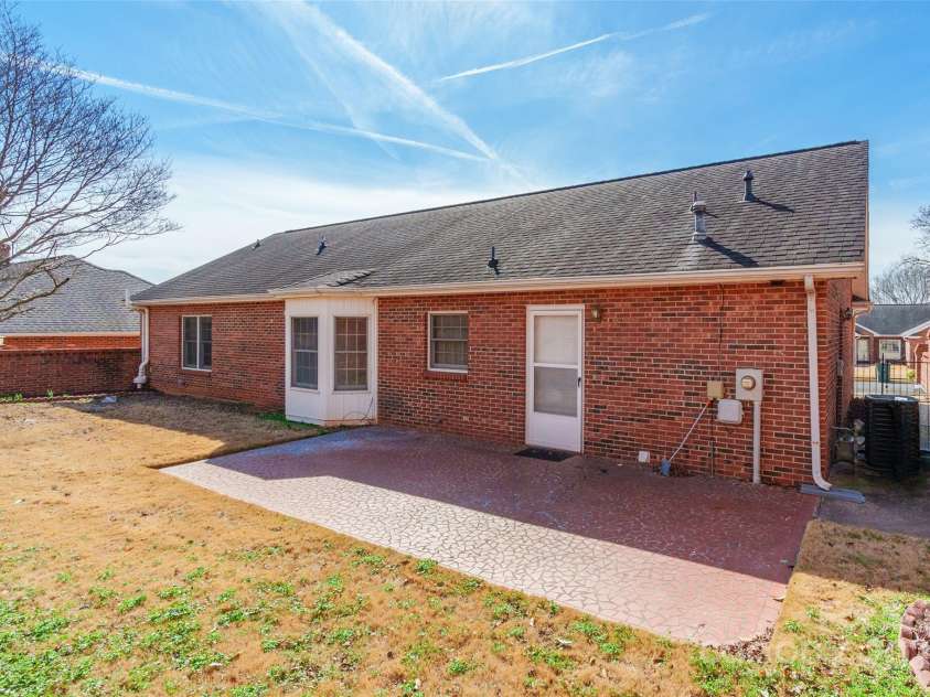 1910 Connemara Court, Gastonia, NC 28054.  MLS# CAR4224874, YatesRealty ID 7994. 