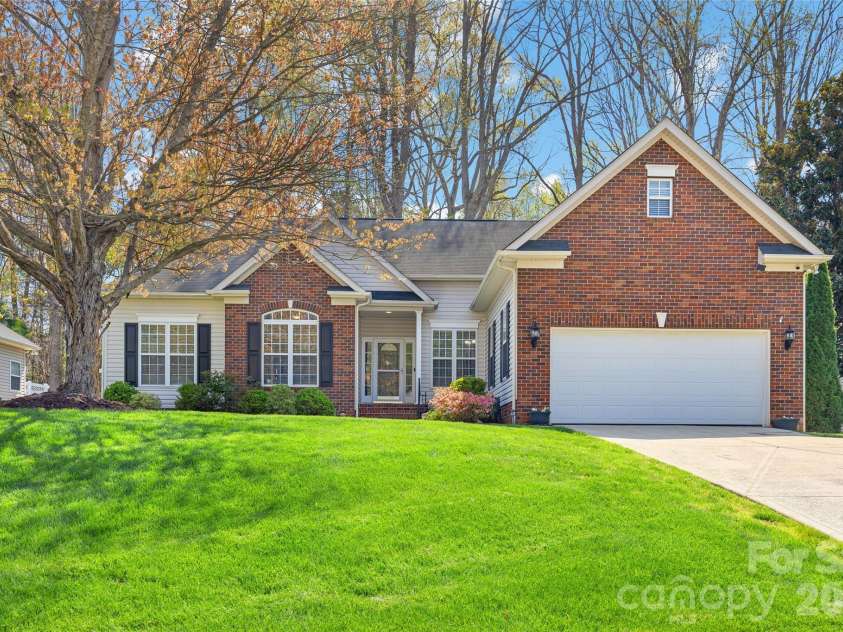 2826 Barnard Castle Lane, Matthews, NC 28104.  MLS# CAR4360707, YatesRealty ID 7994. 