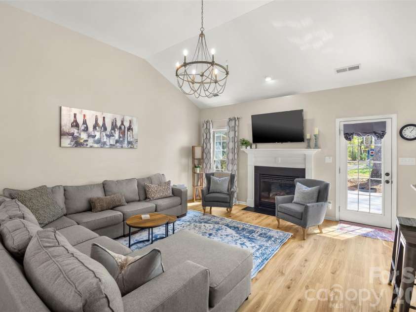 2826 Barnard Castle Lane, Matthews, NC 28104.  MLS# CAR4360707, YatesRealty ID 7994. 