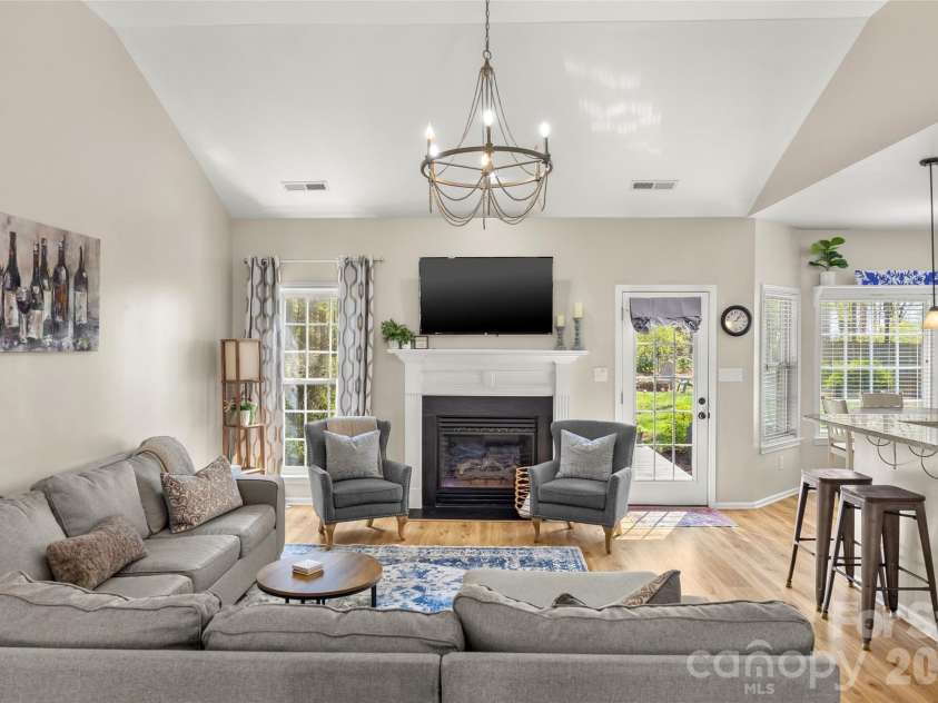 2826 Barnard Castle Lane, Matthews, NC 28104.  MLS# CAR4360707, YatesRealty ID 7994. 