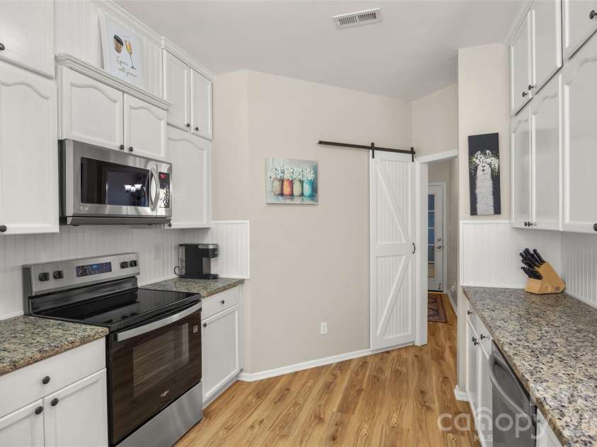 2826 Barnard Castle Lane, Matthews, NC 28104.  MLS# CAR4360707, YatesRealty ID 7994. 
