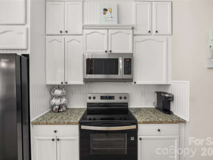 2826 Barnard Castle Lane, Matthews, NC 28104.  MLS# CAR4360707, YatesRealty ID 7994. 