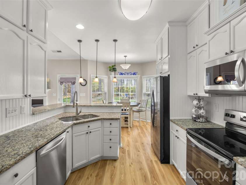 2826 Barnard Castle Lane, Matthews, NC 28104.  MLS# CAR4360707, YatesRealty ID 7994. 