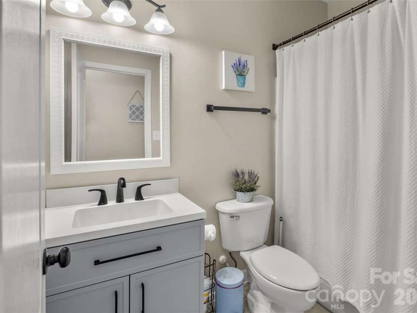 2826 Barnard Castle Lane, Matthews, NC 28104.  MLS# CAR4360707, YatesRealty ID 7994. 