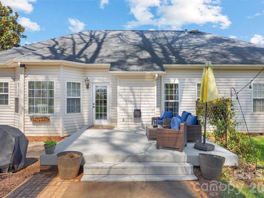 2826 Barnard Castle Lane, Matthews, NC 28104.  MLS# CAR4360707, YatesRealty ID 7994. 