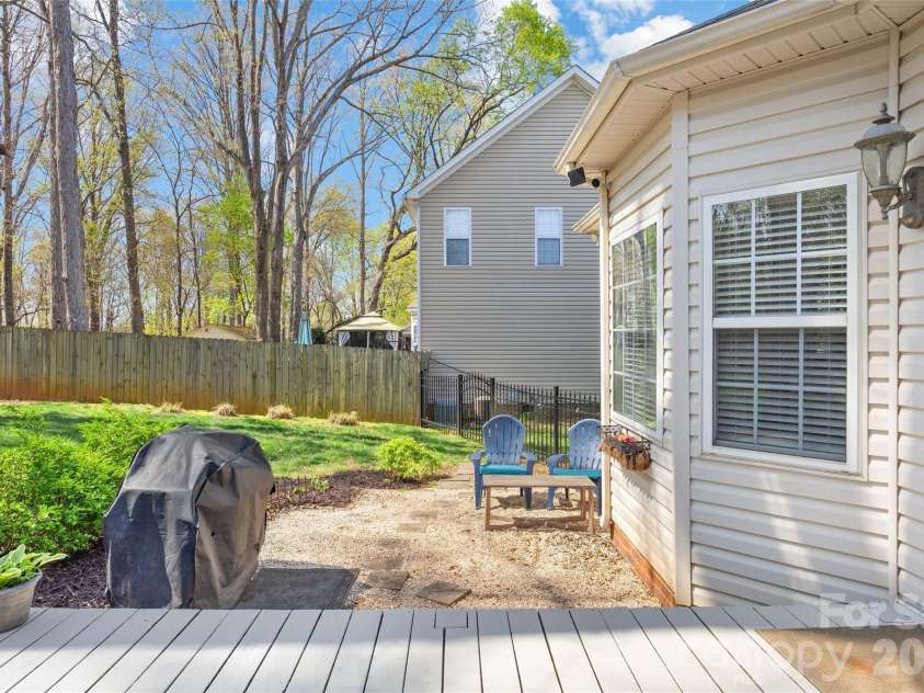 2826 Barnard Castle Lane, Matthews, NC 28104.  MLS# CAR4360707, YatesRealty ID 7994. 
