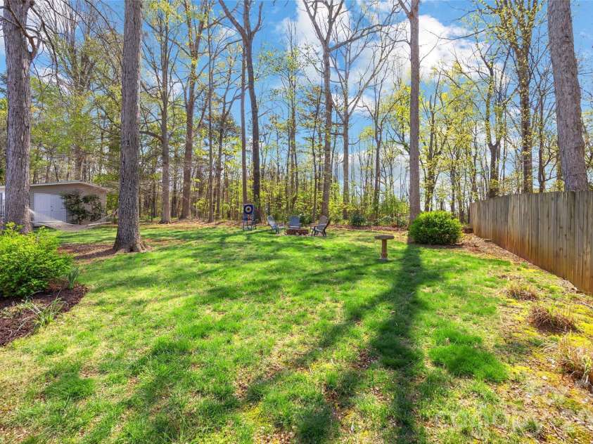 2826 Barnard Castle Lane, Matthews, NC 28104.  MLS# CAR4360707, YatesRealty ID 7994. 