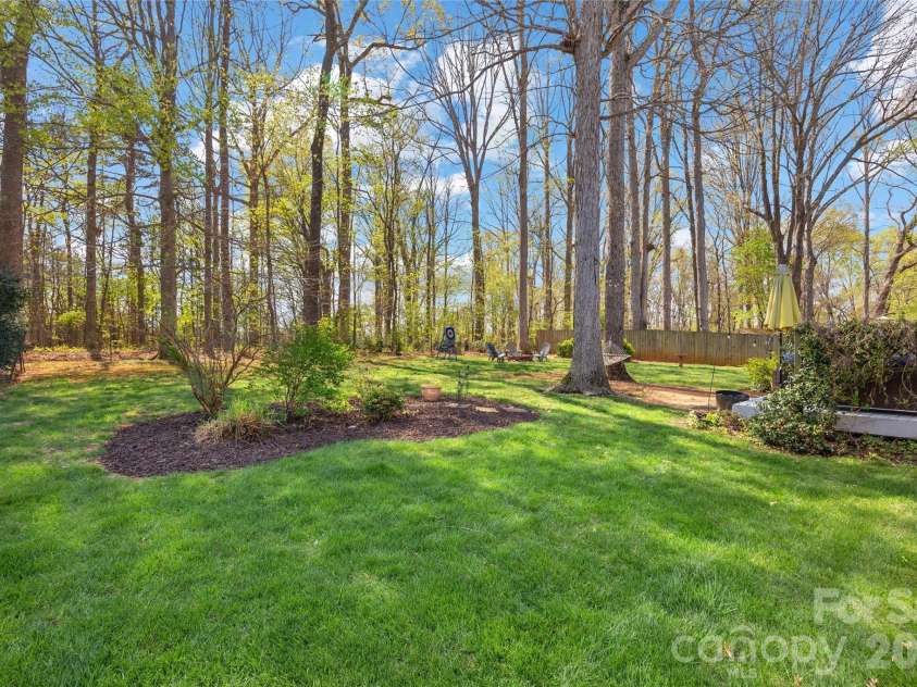 2826 Barnard Castle Lane, Matthews, NC 28104.  MLS# CAR4360707, YatesRealty ID 7994. 
