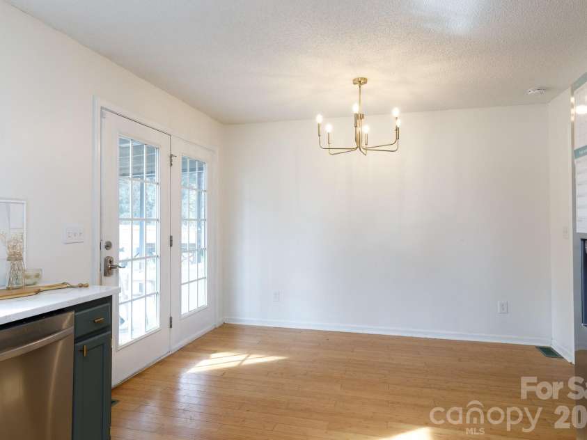 201 Sherwood Circle, Rock Hill, SC 29730.  MLS# CAR4351072, YatesRealty ID 7995. 