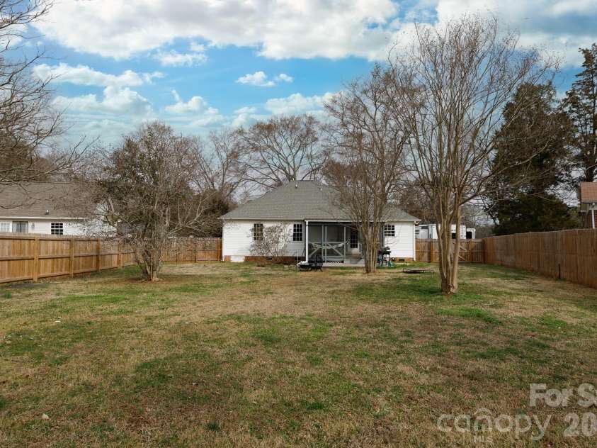 201 Sherwood Circle, Rock Hill, SC 29730.  MLS# CAR4351072, YatesRealty ID 7995. 