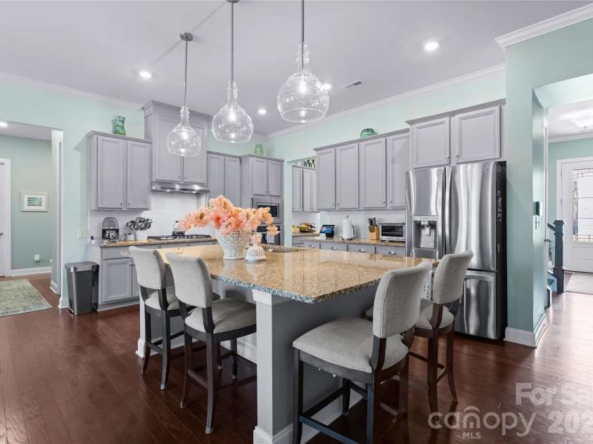 16703 Monocacy Boulevard, Huntersville, NC 28078.  MLS# CAR4356968, YatesRealty ID 7996. Chef's Kitchen