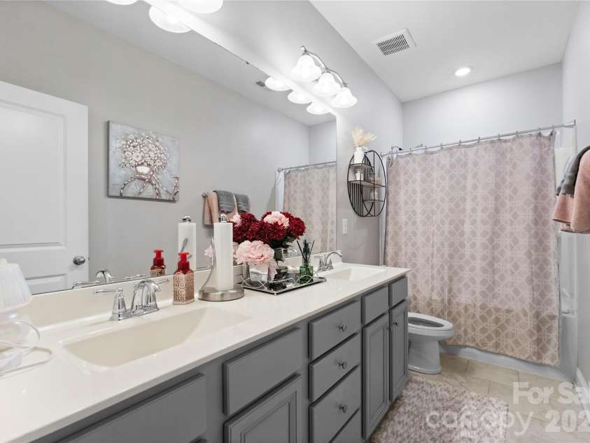 16703 Monocacy Boulevard, Huntersville, NC 28078.  MLS# CAR4356968, YatesRealty ID 7996. Extra Bath with Dual Vanity
