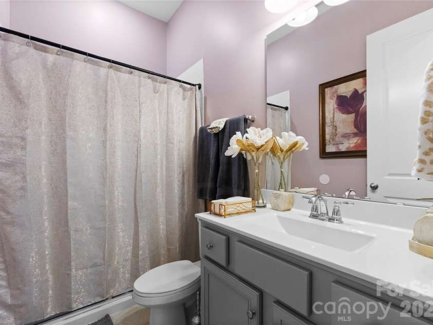 16703 Monocacy Boulevard, Huntersville, NC 28078.  MLS# CAR4356968, YatesRealty ID 7996. Full Bath at Guest Suite.