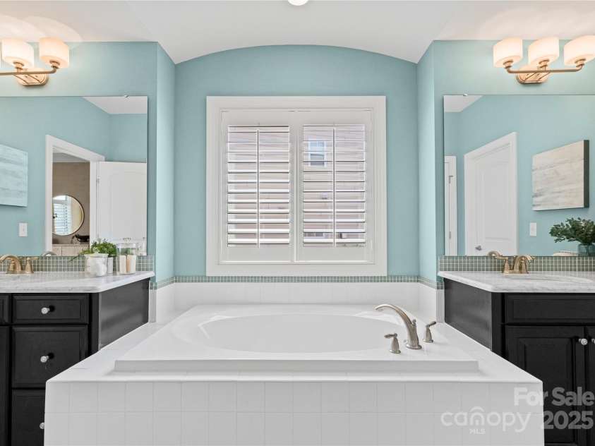 541 Sutro Forest Drive, Concord, NC 28027.  MLS# CAR4247583, YatesRealty ID 7996. 