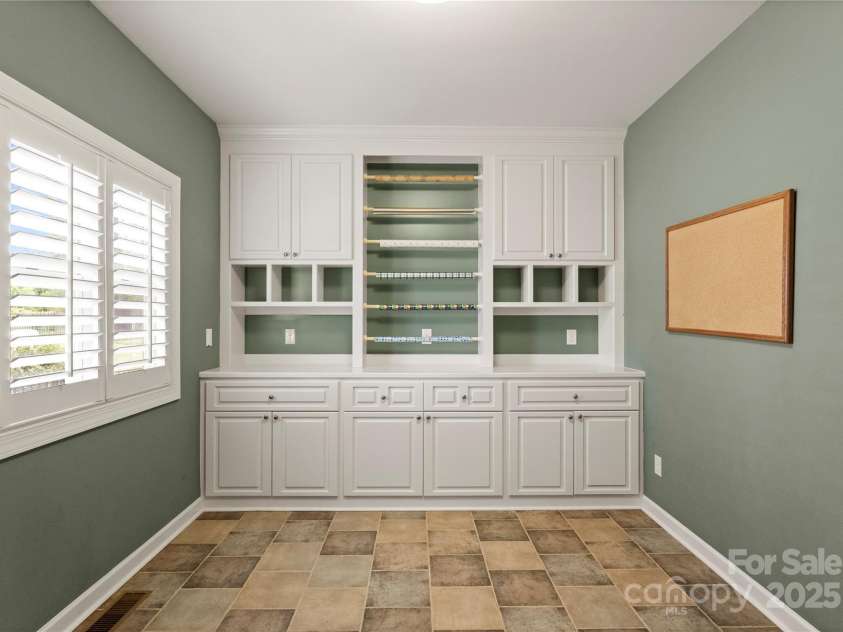 541 Sutro Forest Drive, Concord, NC 28027.  MLS# CAR4247583, YatesRealty ID 7996. 