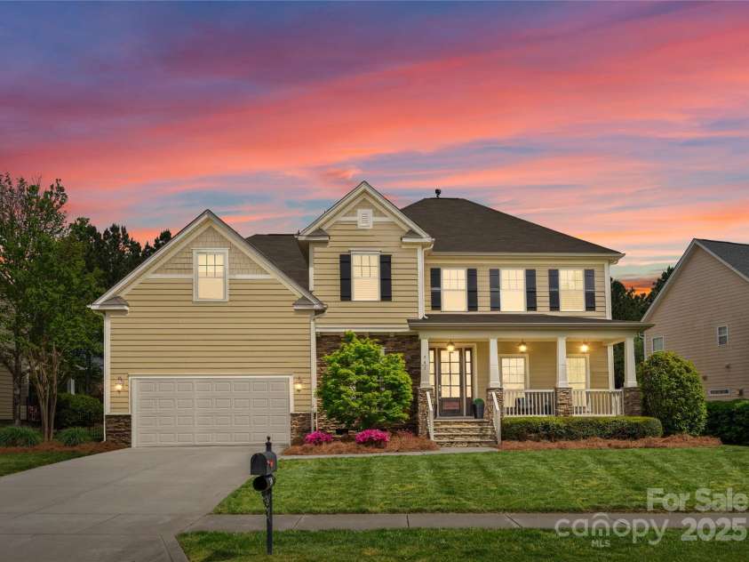 541 Sutro Forest Drive, Concord, NC 28027.  MLS# CAR4247583, YatesRealty ID 7996. 