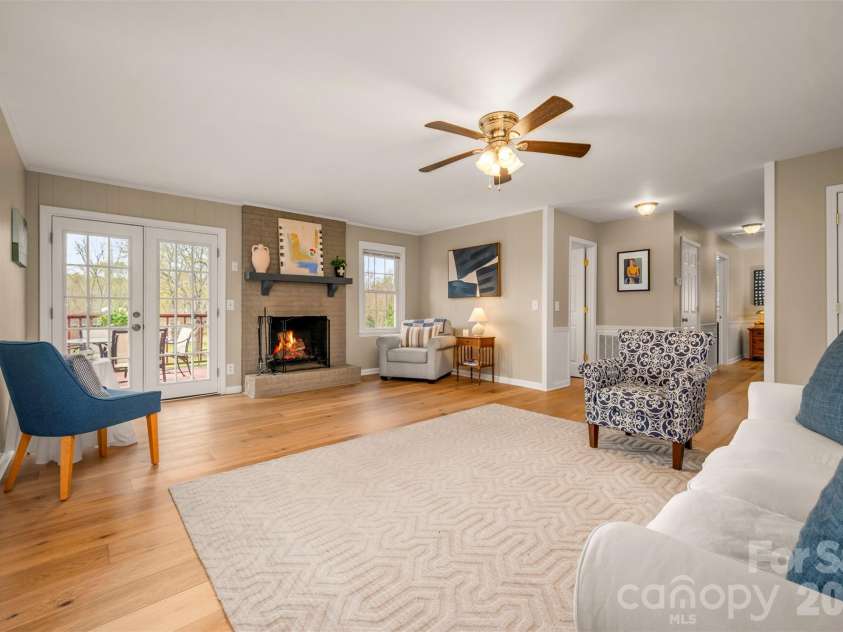 820 Brookwood Drive, Landrum, SC 29356.  MLS# CAR4359924, YatesRealty ID 7997. 