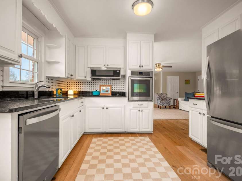 820 Brookwood Drive, Landrum, SC 29356.  MLS# CAR4359924, YatesRealty ID 7997. 