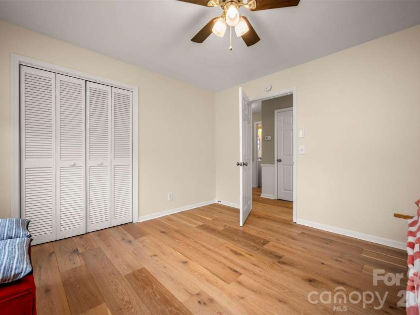 820 Brookwood Drive, Landrum, SC 29356.  MLS# CAR4359924, YatesRealty ID 7997. 