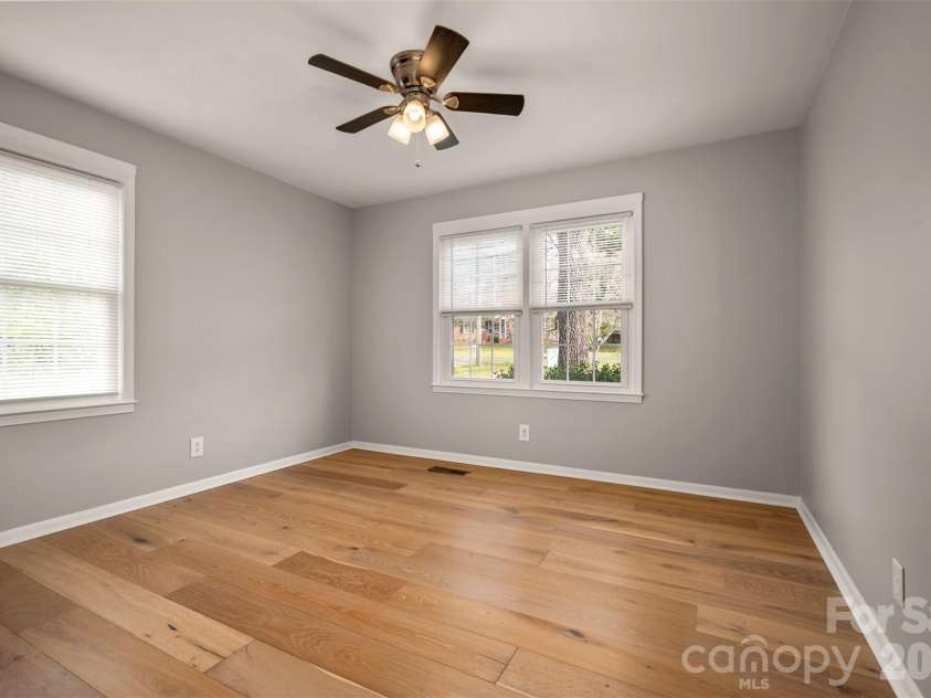 820 Brookwood Drive, Landrum, SC 29356.  MLS# CAR4359924, YatesRealty ID 7997. 