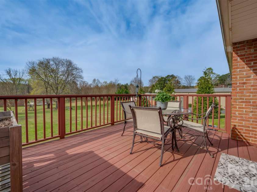 820 Brookwood Drive, Landrum, SC 29356.  MLS# CAR4359924, YatesRealty ID 7997. 
