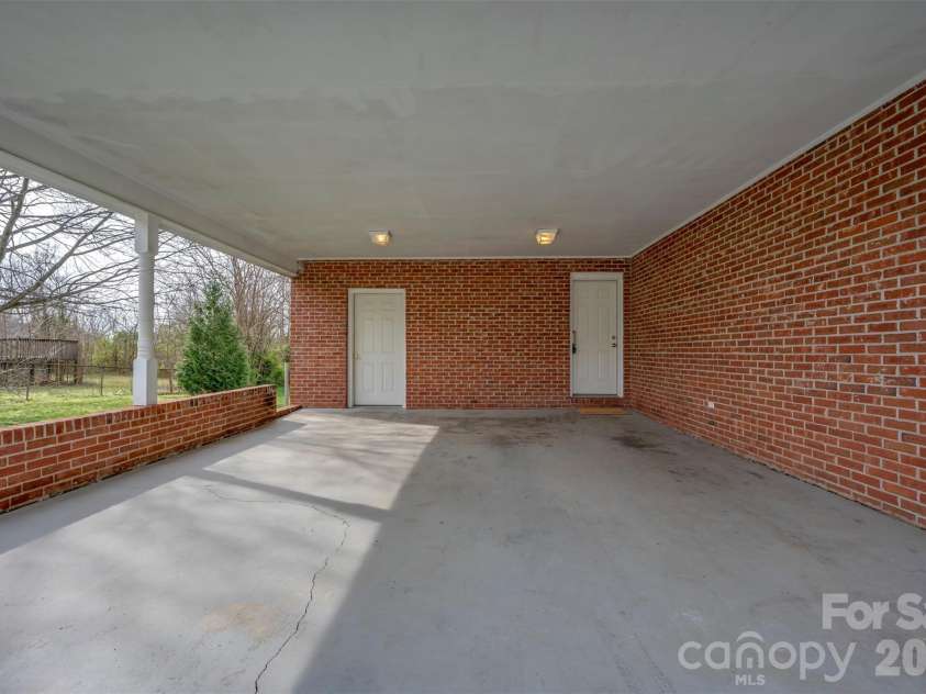 820 Brookwood Drive, Landrum, SC 29356.  MLS# CAR4359924, YatesRealty ID 7997. 